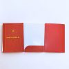 Một bộ tài liệu được đặt trong folder đẹp sẽ tạo cảm giác tin cậy, nghiêm túc và chuyên nghiệp hơn nhiều so với việc đưa tài liệu rời rạc.