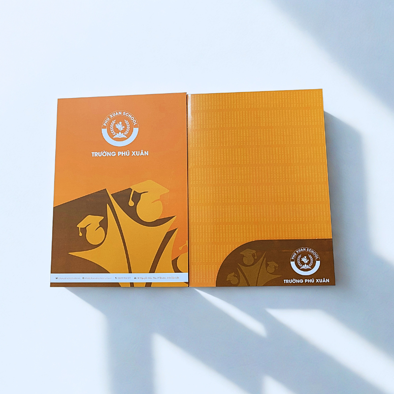 Chất liệu giấy là yếu tố quan trọng quyết định độ bền, độ cứng và vẻ đẹp của bìa folder.